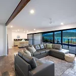 Day Dreaming - Mazlin House