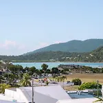 Studio Apartment, Centre Of Airlie With Sea Views