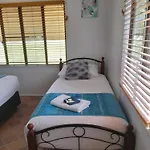 Qcwa Cheerful Cottage - Airlie Beach