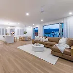 Whitsunday Waterfront Luxury At 19 The Cove