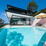 \'Whitsunday Blue\' Luxury Home With Ocean Views