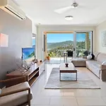 52 Airlie Beach Beauty At The Summit