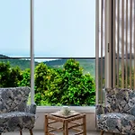 23B Airlie View