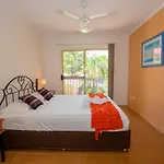 Beach Court - Airlie Beach