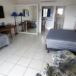 Airlie Court Units