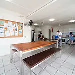 Airlie Waterfront Accomodation - Hostel