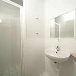 Airlie Waterfront Accomodation - Hostel