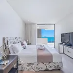 Executive On Whisper Bay - Cannonvale