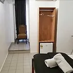 Airlie Waterfront Accomodation - Hostel