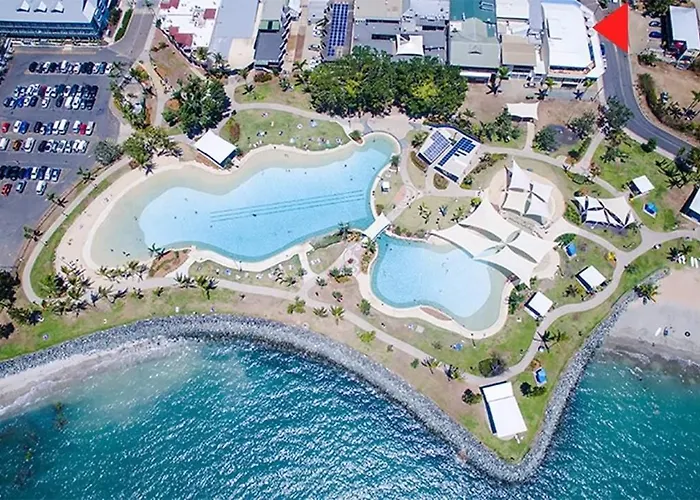 Heart Of Airlie Beach Apartment
