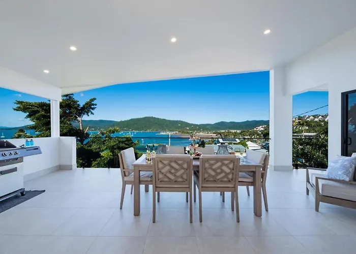 Airlie Bay View