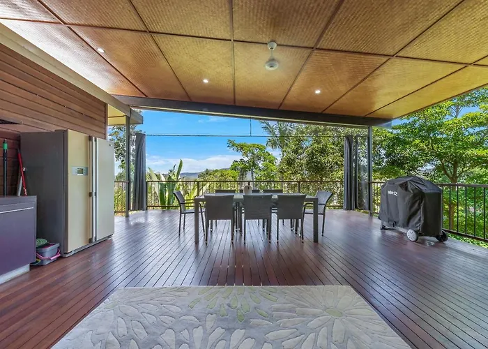 Hilltop Views - Cannonvale