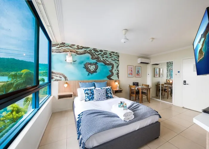 ☆Airliedise☆Hot Tub Suite☆5Min Walk 2 Port Of Airlie/Ferry Terminal☆Wifi☆Netflix☆No Hills