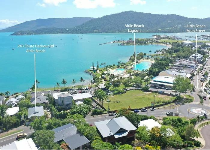 Beach House On Main- Airlie Beach
