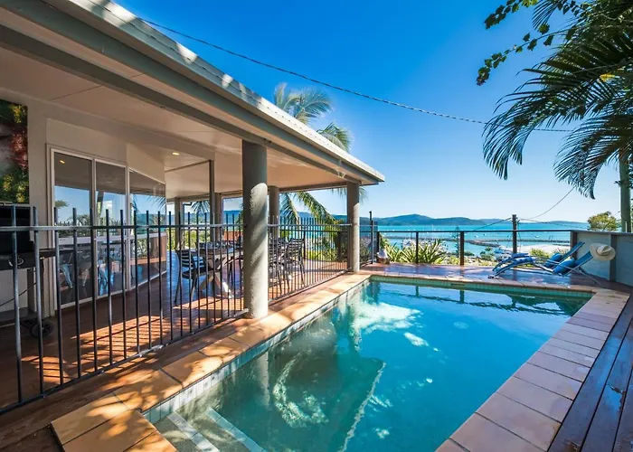 Airlie Sea-Clusion