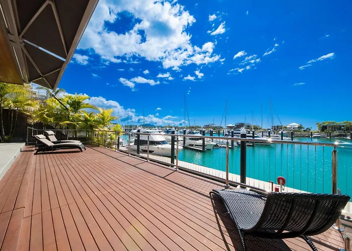Airlie Beach Marina-Front Luxury At 10 The Cove