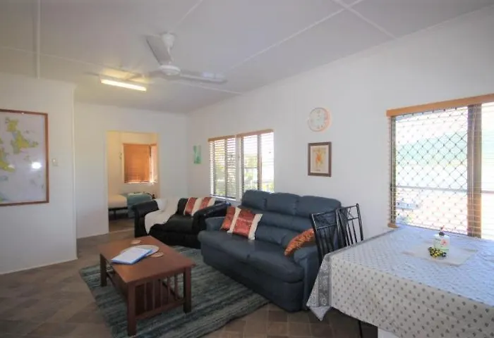Qcwa Cheerful Cottage - Airlie Beach