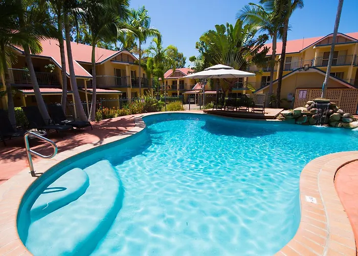 Beach Court - Airlie Beach