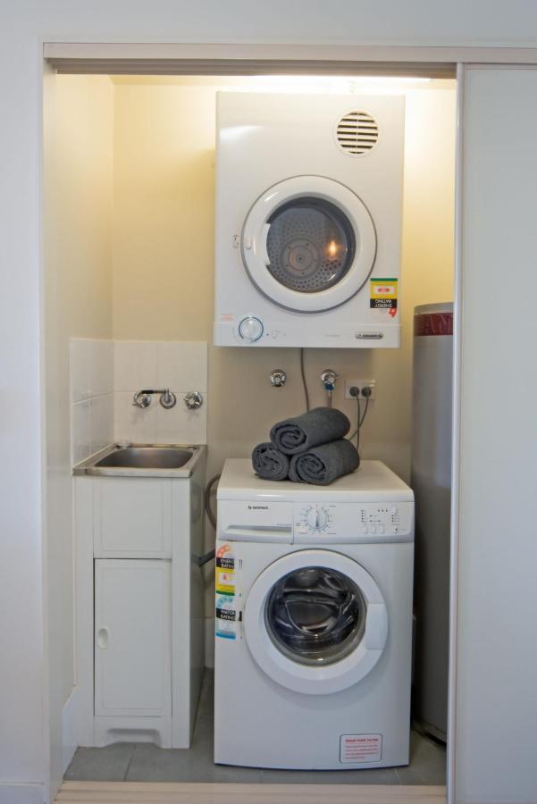 The Hamptons On Airlie Apartment