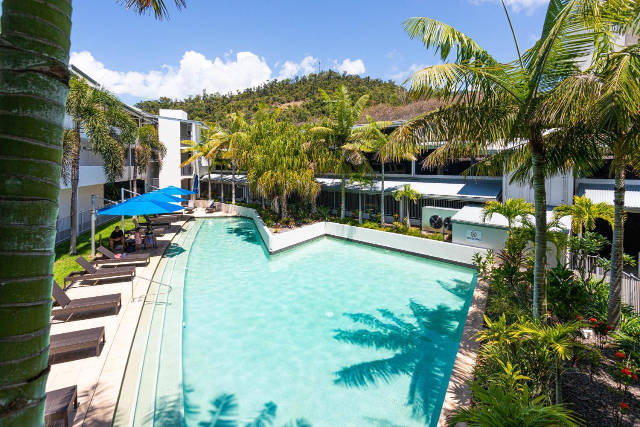 By The Sea Shore With Pool Apartment *