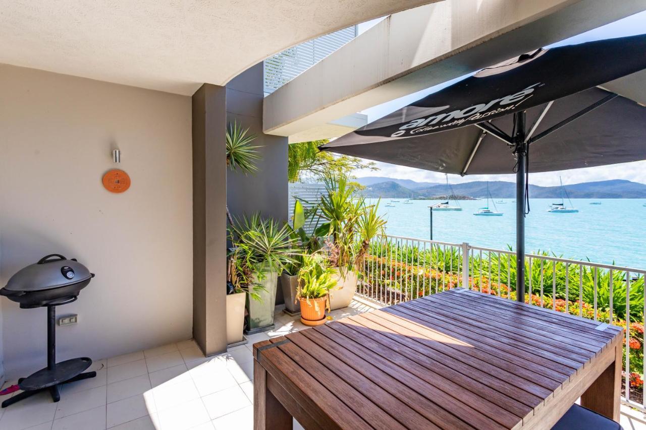 By The Sea Shore With Pool Airlie Beach