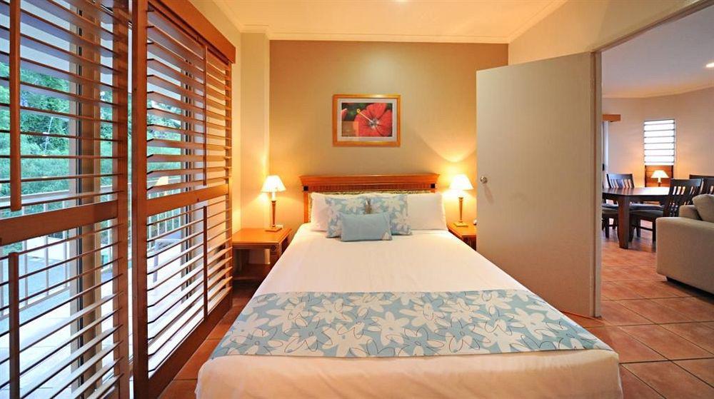 At Boathaven Bay 4*