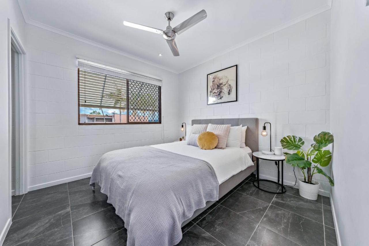 Modern Front * Airlie Beach