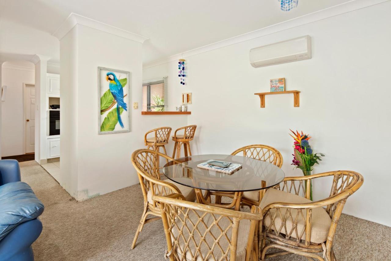 Location! 2br Town View Unit In Centre Of Airlie. Apartment