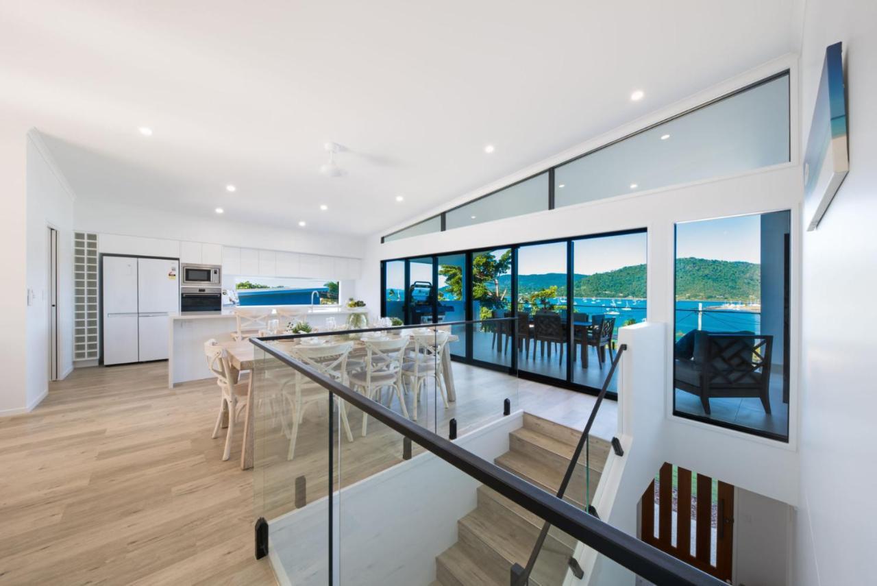 Airlie Bay View Holiday home