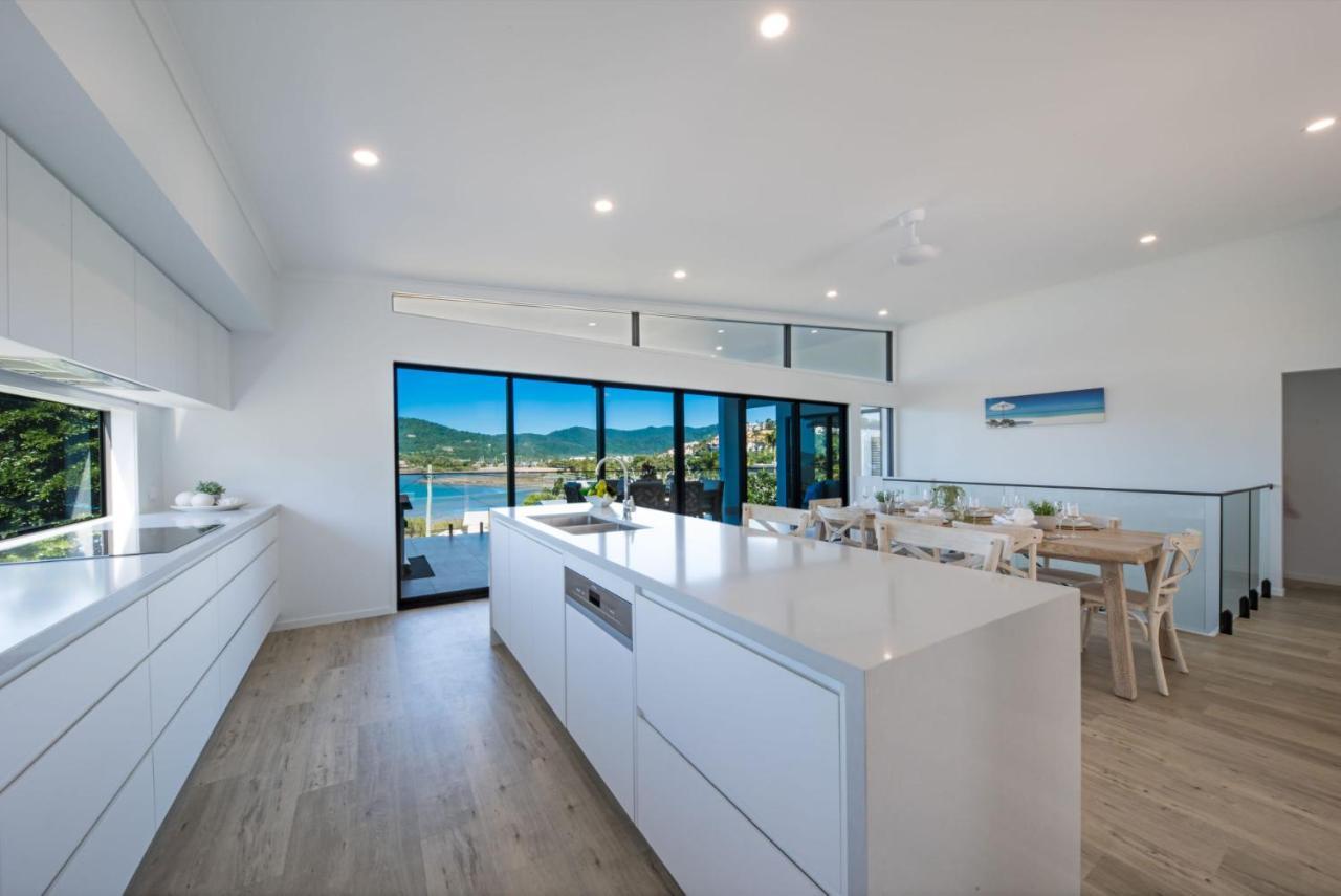 Holiday home Airlie Bay View