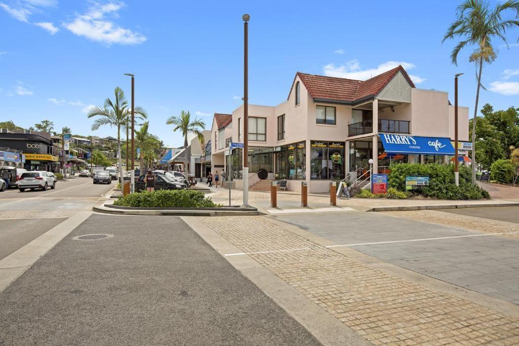 2 Bedroom Unit, Centre Of Airlie With Town View *