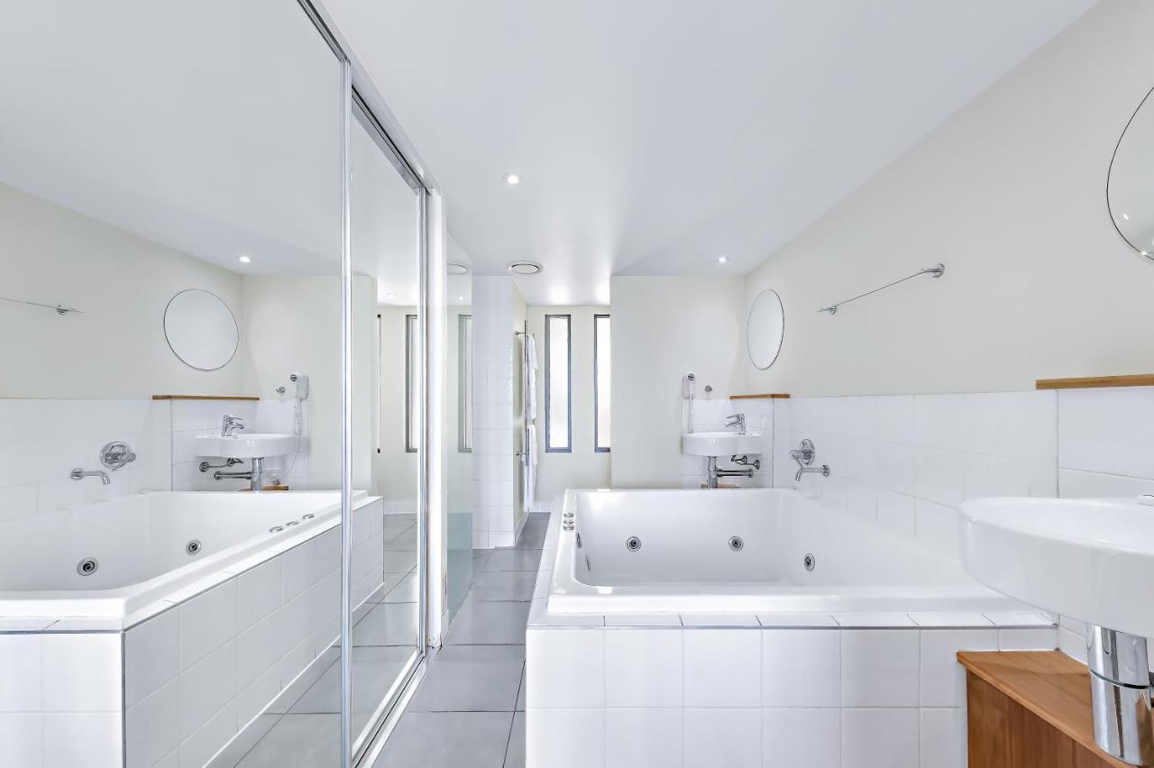 Apartment Sails On The Sea - Club Wyndham Airlie Beach