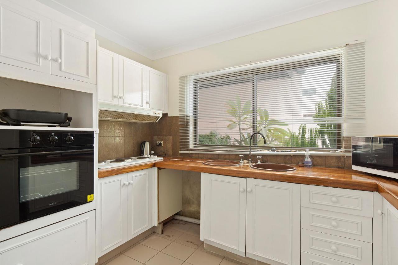 Apartment 2 Bedroom Unit, Centre Of Airlie With Town View *