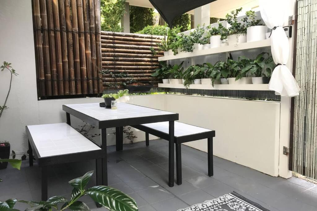 Lily Lamond, T/house, Outdoor Shower, 5 Min Walk To The Ocean, Airlie