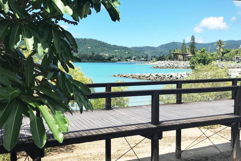 Lily Lamond, T/house, Outdoor Shower, 5 Min Walk To The Ocean, Airlie *