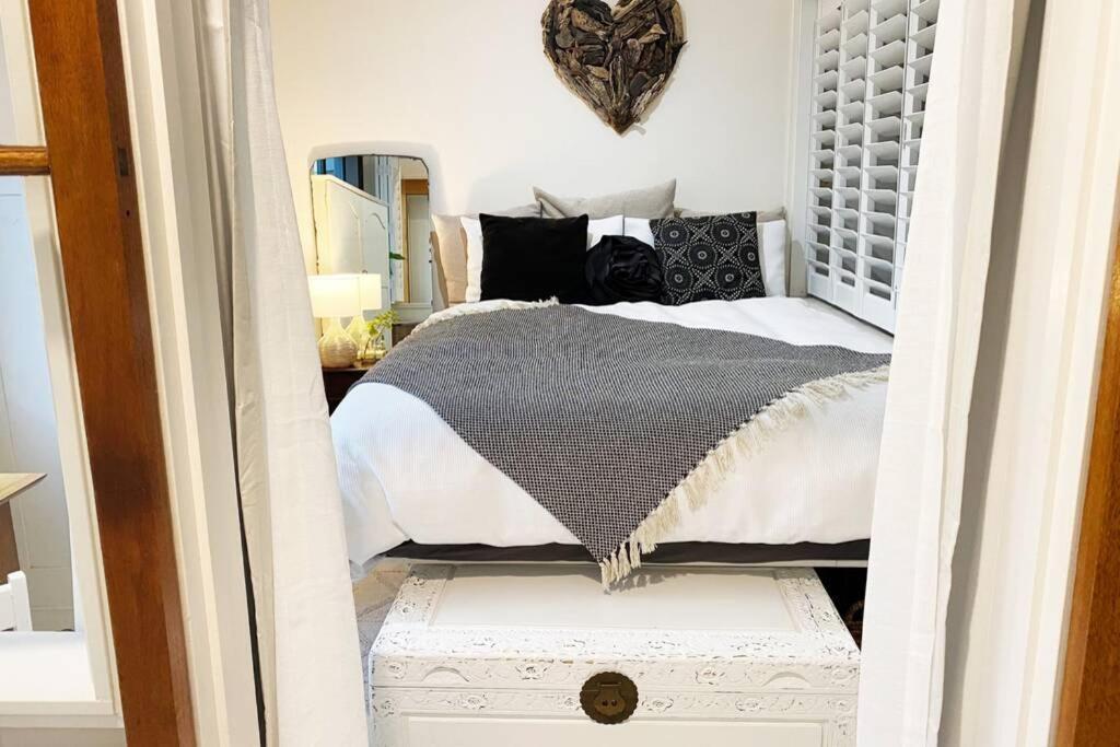 Lily Lamond, T/house, Outdoor Shower, 5 Min Walk To The Ocean, Airlie *