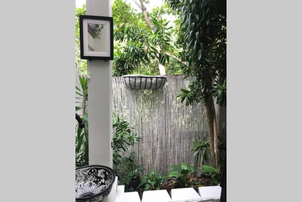 Holiday home Lily Lamond, T/house, Outdoor Shower, 5 Min Walk To The Ocean, Airlie Airlie Beach