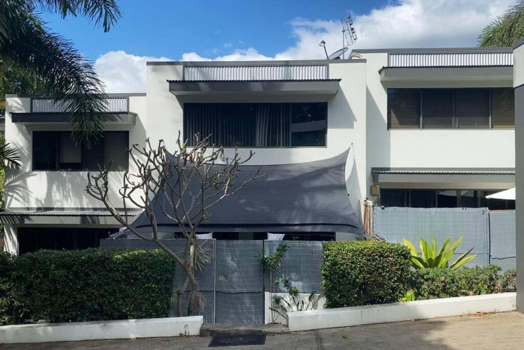 Lily Lamond, T/house, Outdoor Shower, 5 Min Walk To The Ocean, Airlie Airlie Beach