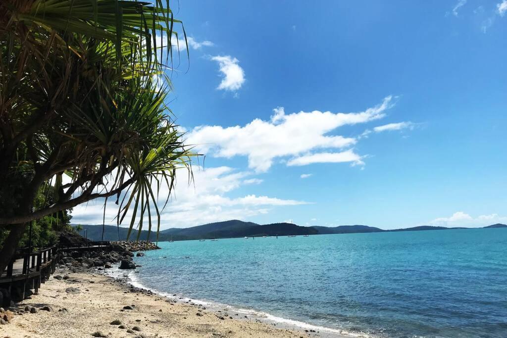 Lily Lamond, T/house, Outdoor Shower, 5 Min Walk To The Ocean, Airlie Holiday home Airlie Beach
