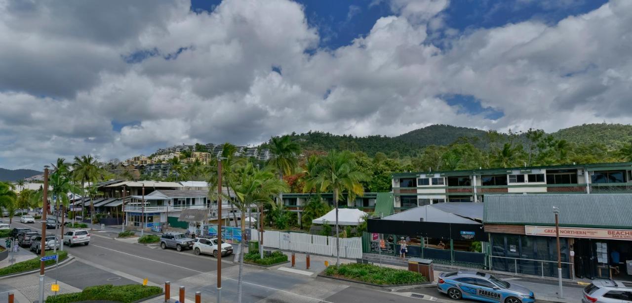 2 Bedroom Unit, Centre Of Airlie With Town View Apartment Airlie Beach