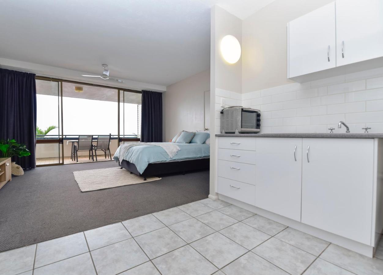 Studio Apartment, Centre Of Airlie With Sea Views Apartment Airlie Beach