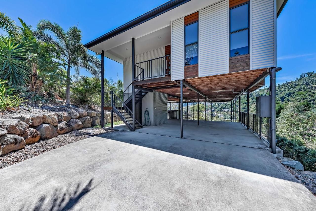 Laguna Views - Airlie Holiday home