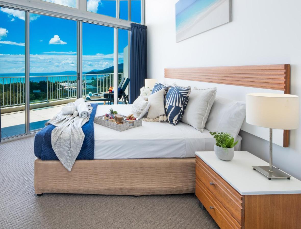Sea Forever On Azure Seas - Airlie * Airlie Beach