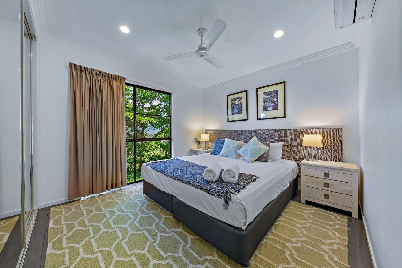 Hilltop Views - Cannonvale *