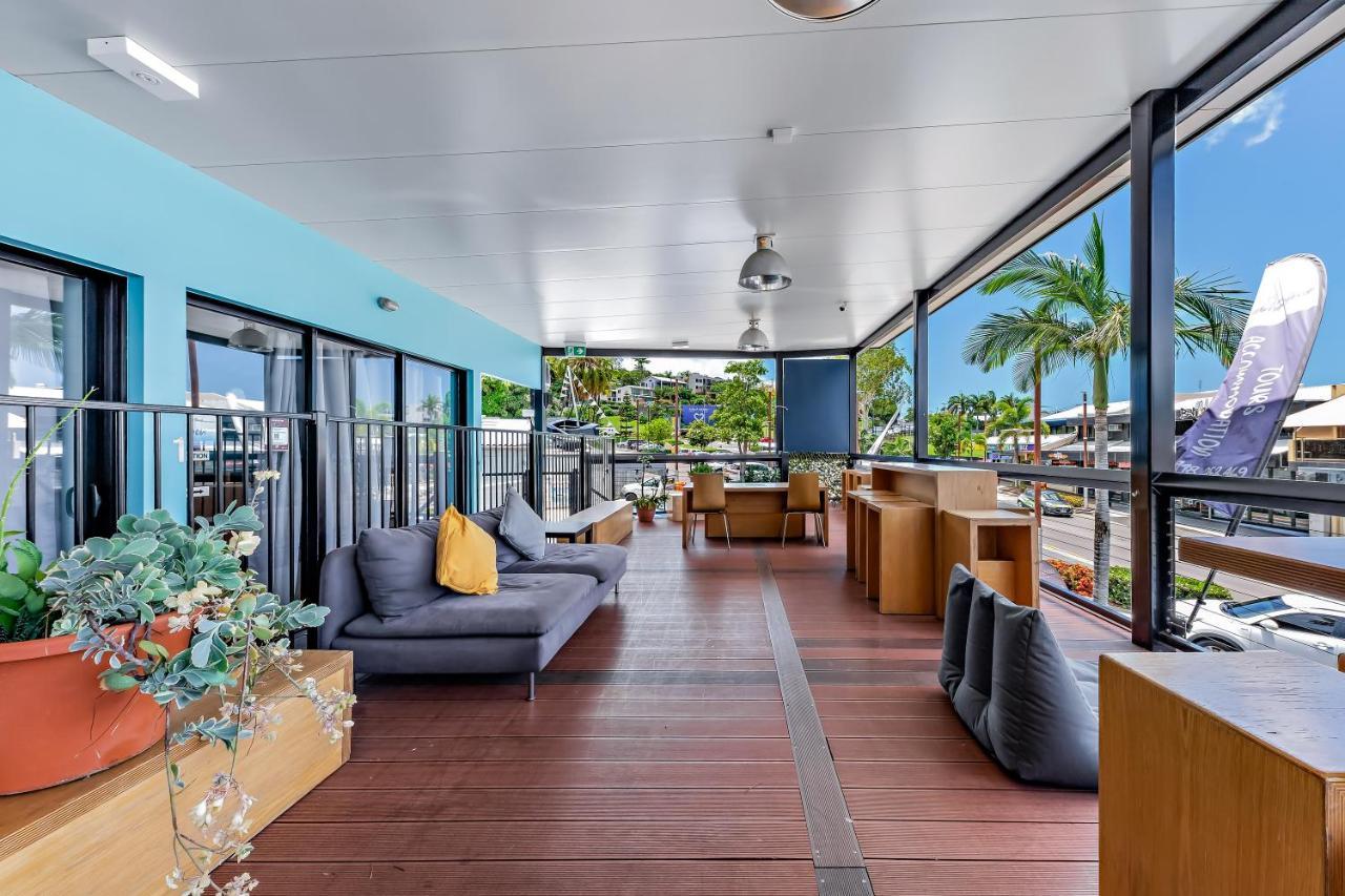 Airlie Sun & #1 * Airlie Beach