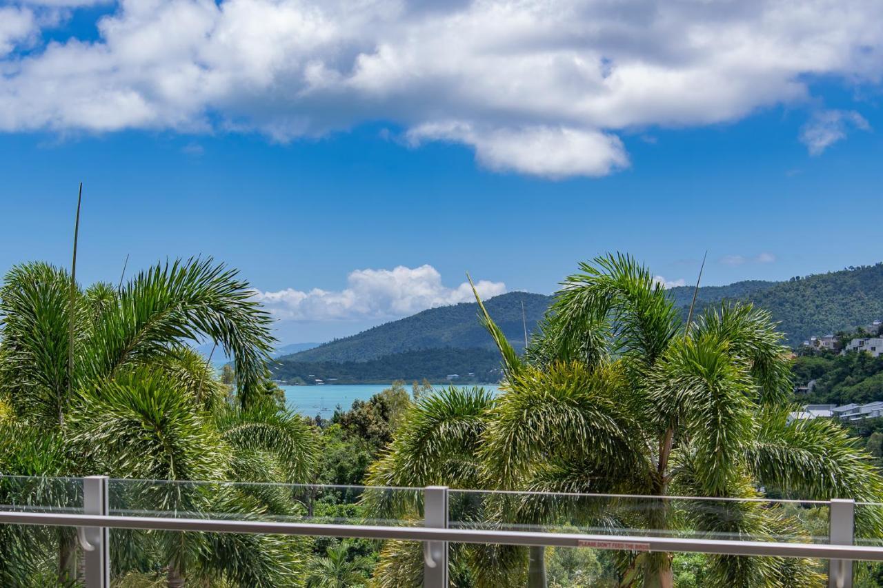 Retreat Where Luxury Meets Horizon Apartment Airlie Beach