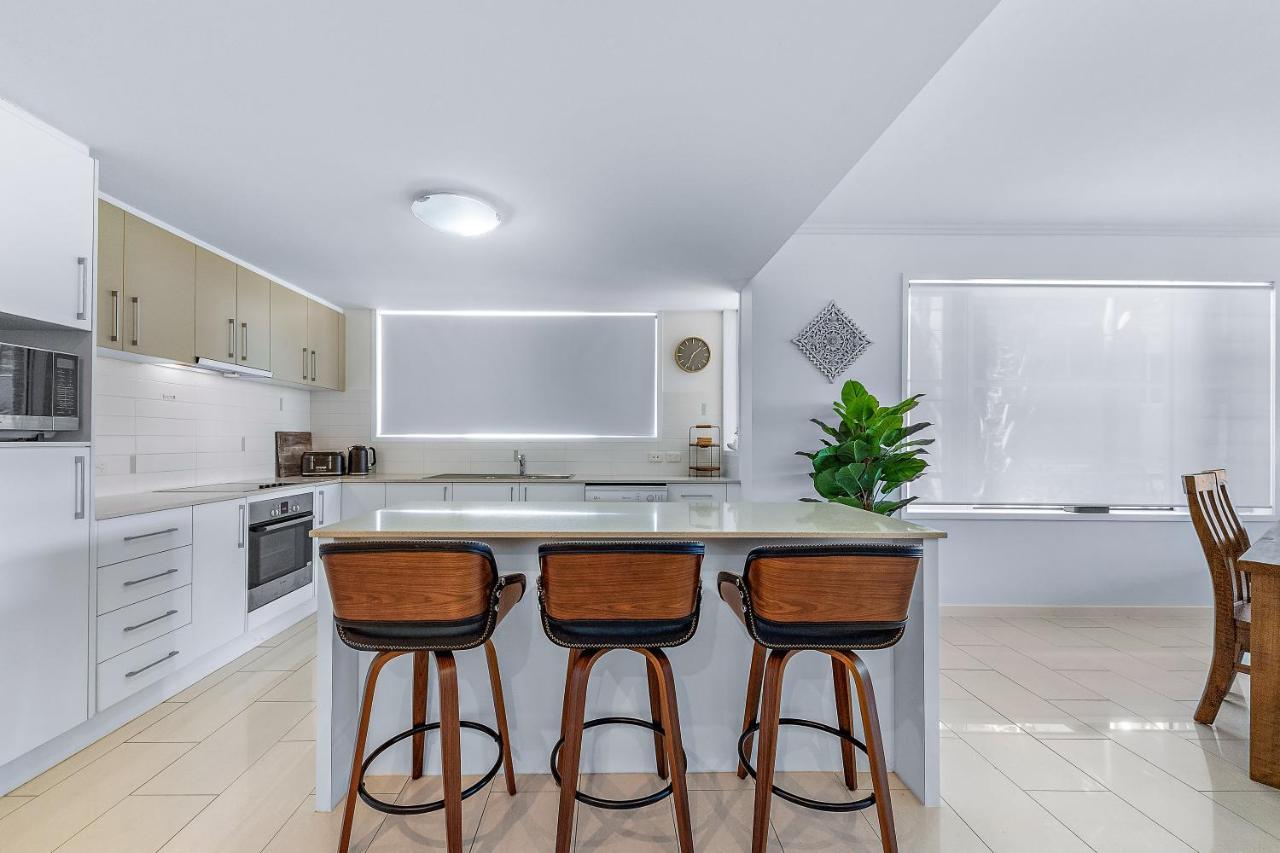 Retreat Where Luxury Meets Horizon Apartment Airlie Beach