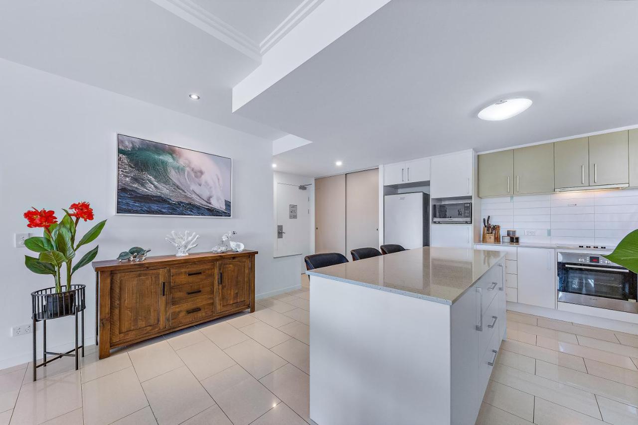 Retreat Where Luxury Meets Horizon * Airlie Beach