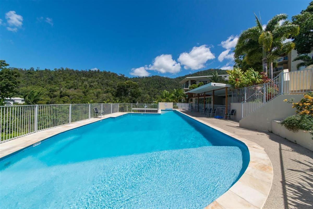 Retreat Where Luxury Meets Horizon Apartment