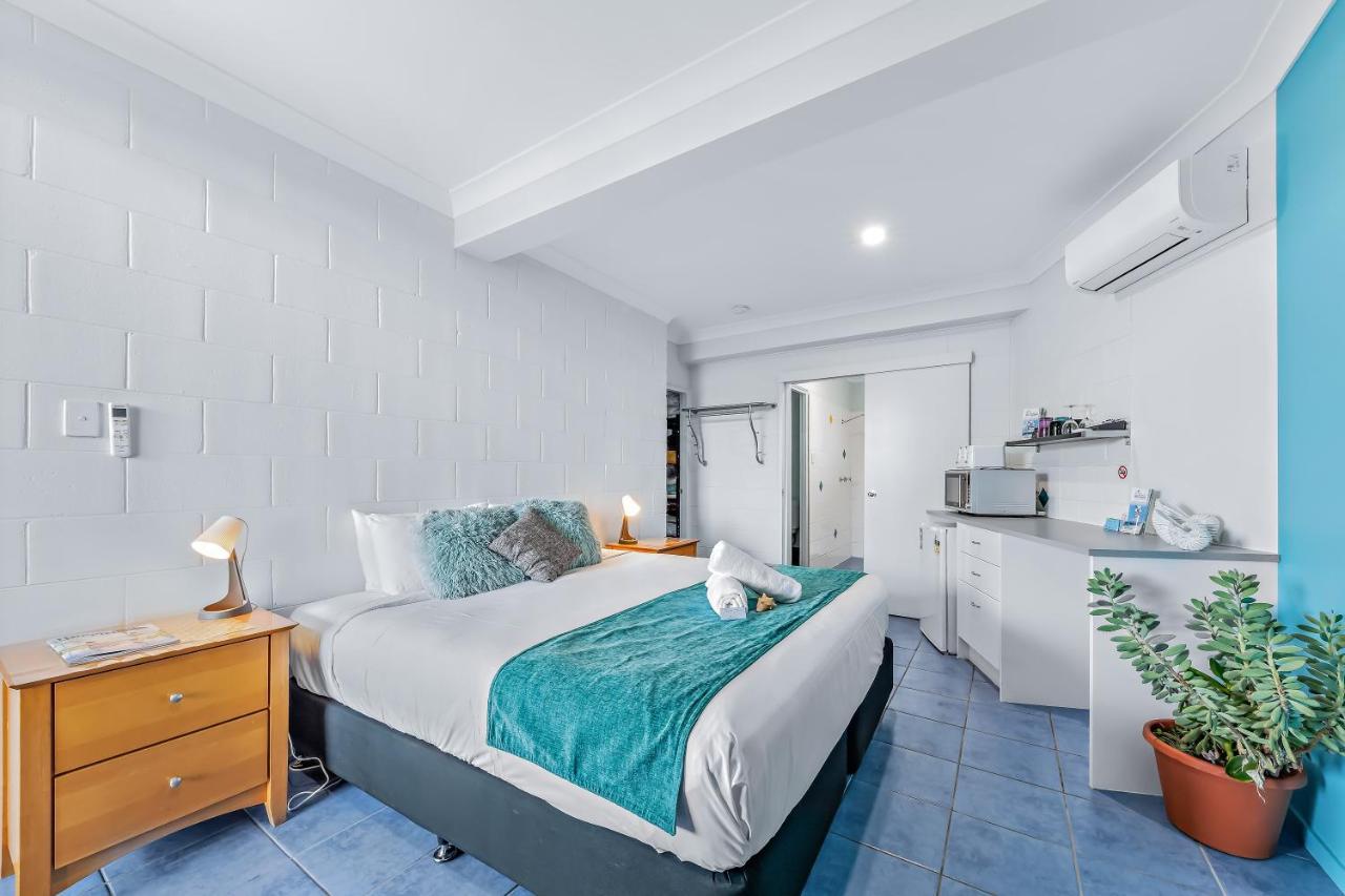 Airlie Sun & #1 Apartment